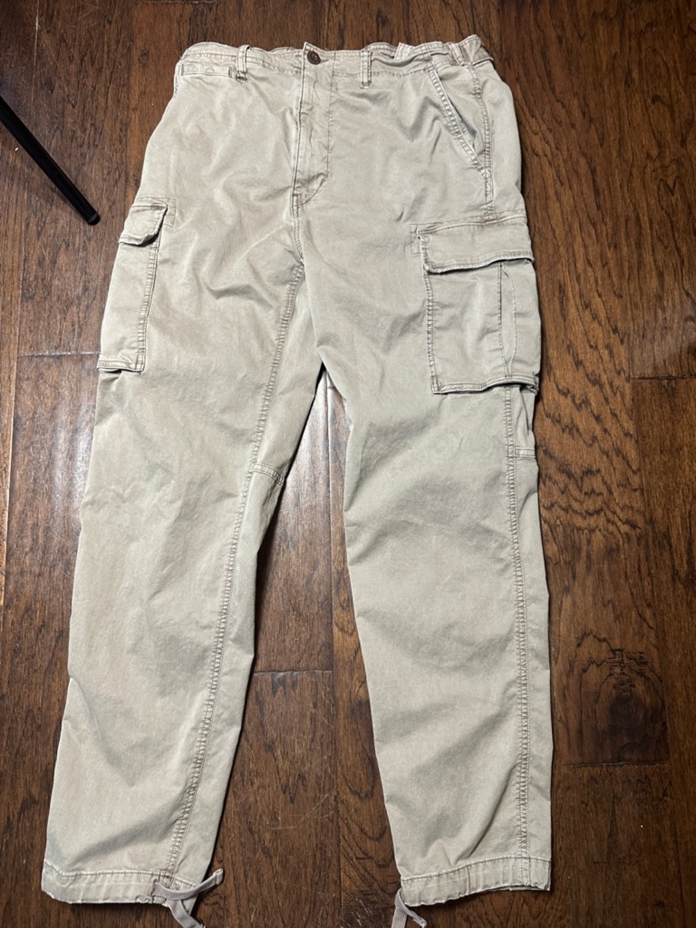American Eagle Outfitters Men's Cargo Pants in Light Tan